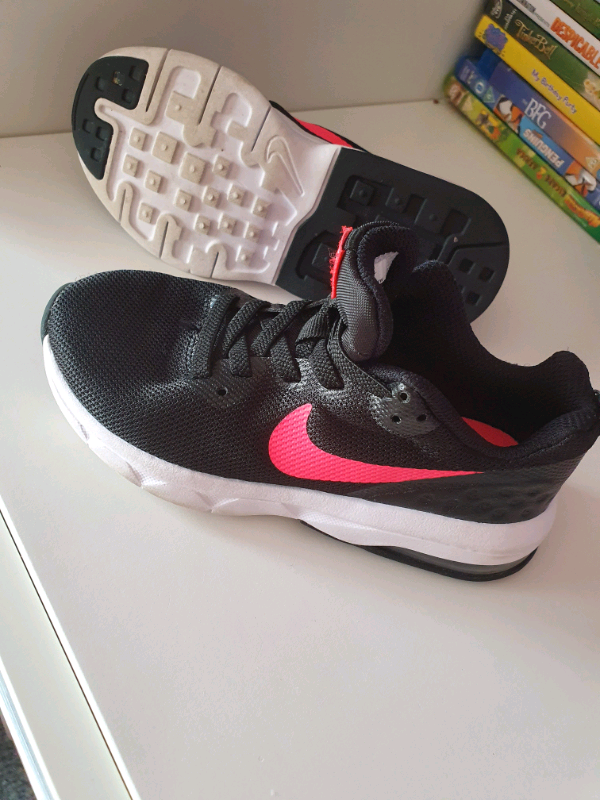 infant size 10 nike trainers
